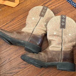 Ariat women’s cowboy boots stars rare 8.5